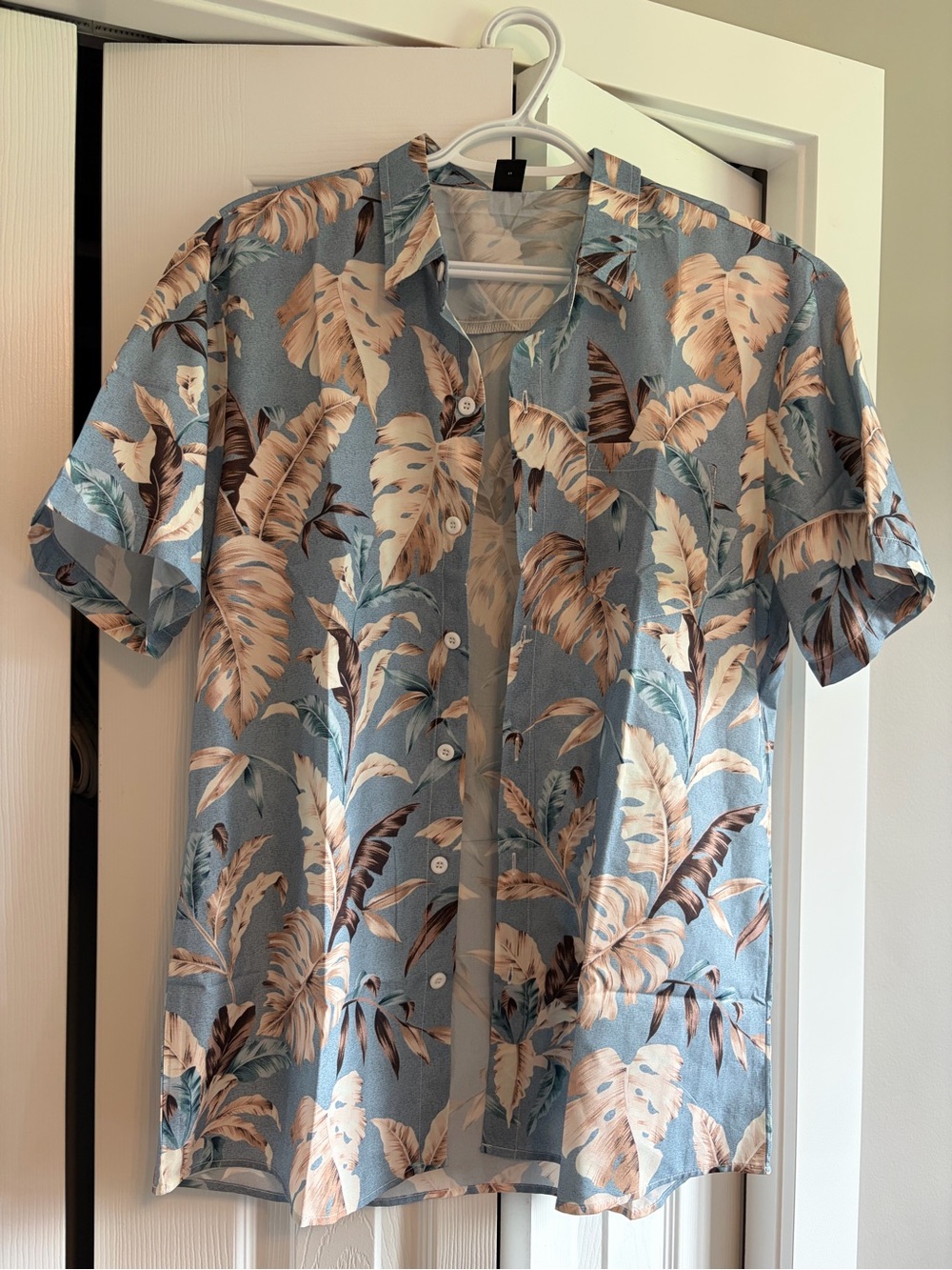 SHEIN Light Blue Tropical Leaf Short Sleeve Button Shirt